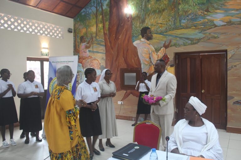 Remise du bouquet de fleurs